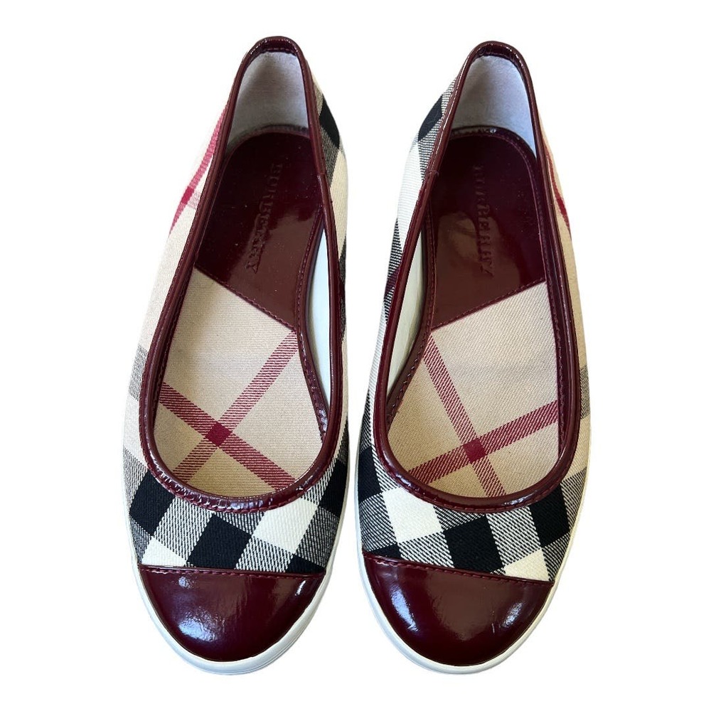 Burberry burgundy nova check patent leather canvas flats 38 7.5